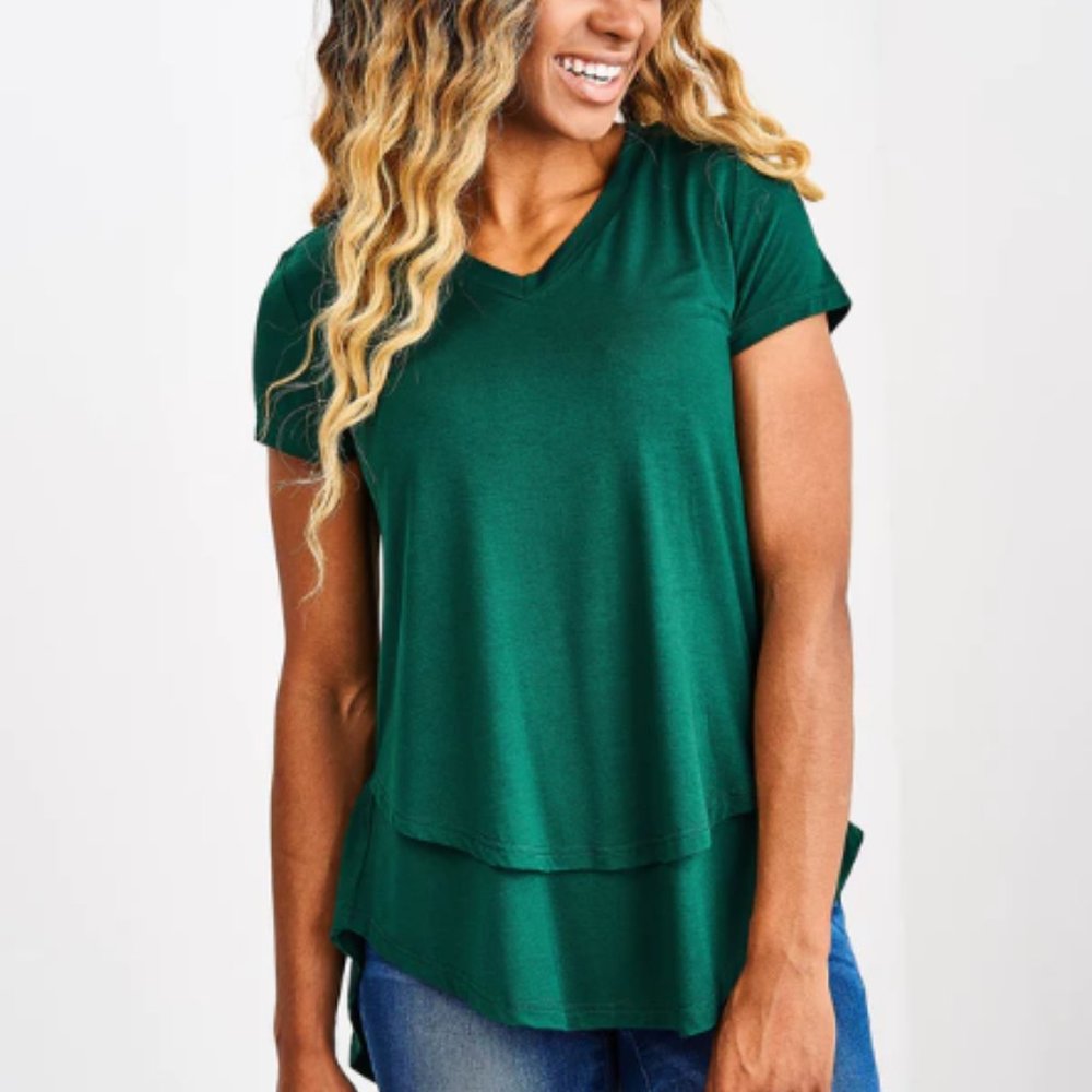 Latched Mama V-Neck Nursing Tee 2.0 2X - Emerald Green